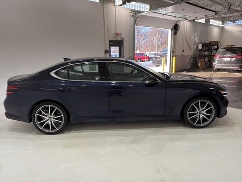Used 2023 Genesis G70 2.0T image 5