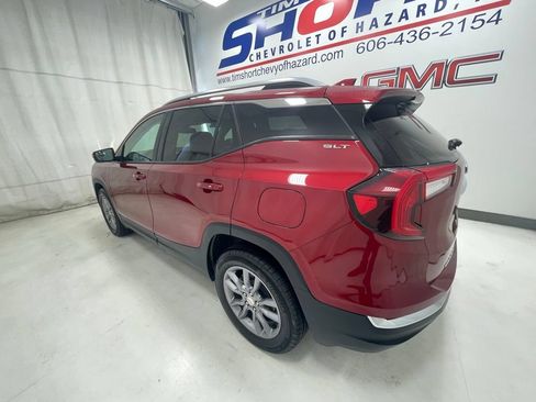 Used 2024 GMC Terrain SLT AWD/4WD image 8