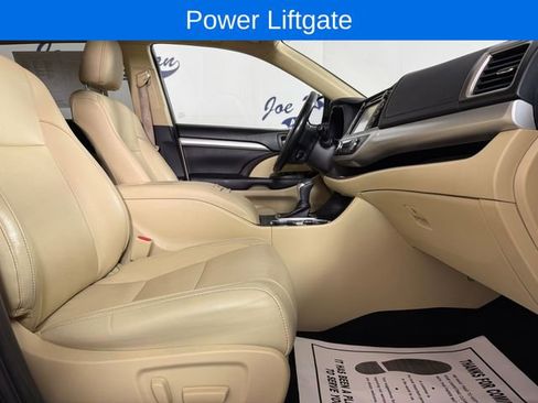Used 2018 Toyota Highlander XLE AWD/4WD image 19