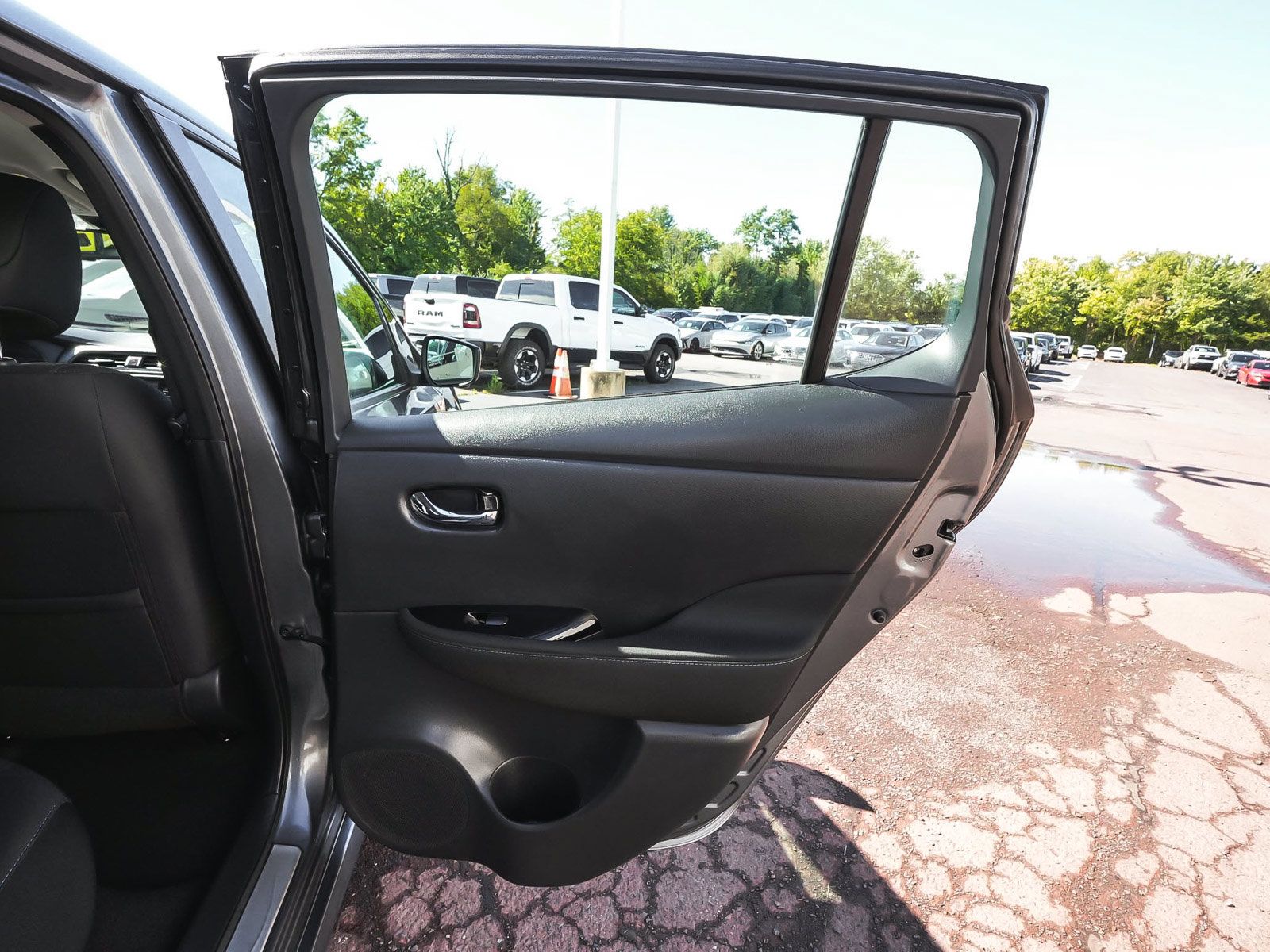 Used 2023 Nissan Leaf SV Plus FWD image 13