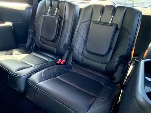 Used 2019 Ford Explorer Platinum AWD/4WD image 14