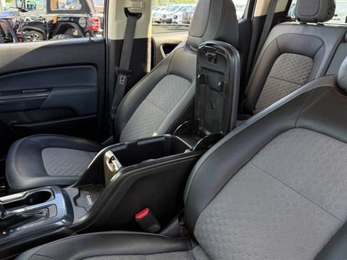 Used 2019 Chevrolet Colorado Z71 AWD/4WD image 27