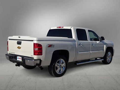 Used 2013 Chevrolet Silverado 1500 LTZ w/ LTZ White Diamond Edition AWD/4WD image 8