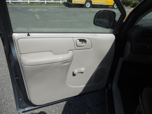 Used 2006 Dodge Caravan SE FWD image 12