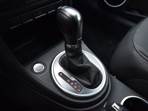 Used 2014 Volkswagen Beetle TDI image 23