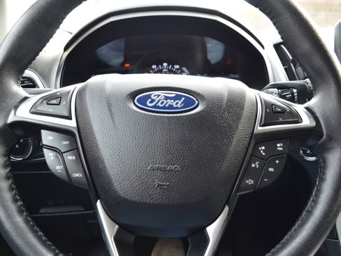 Used 2024 Ford Edge SEL image 8