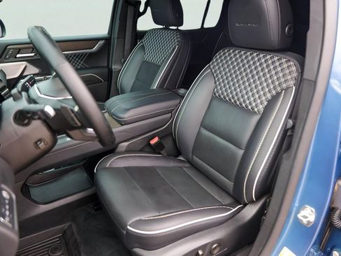 Used 2024 GMC Acadia Denali w/ Super Cruise Package image 10