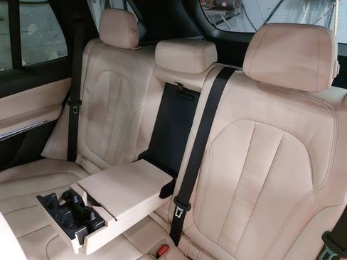 Used 2022 BMW X5 sDrive40i RWD image 16