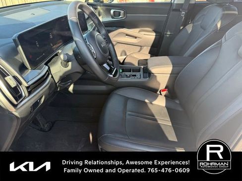 Used 2025 Kia Sorento S image 8