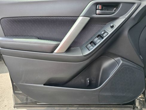 Used 2017 Subaru Forester 2.5i Premium image 8