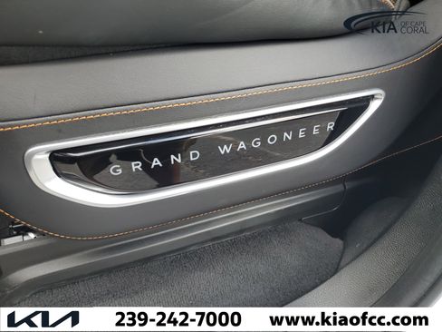 Used 2022 Jeep Grand Wagoneer Series III w/ HD Trailer Tow Package AWD/4WD image 21