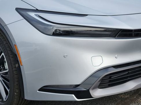 New 2026 Toyota Prius XLE FWD image 7