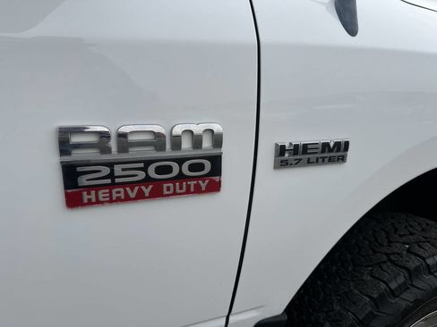 Used 2010 Dodge Ram 2500 Truck ST w/ SXT Appearance Group image 9