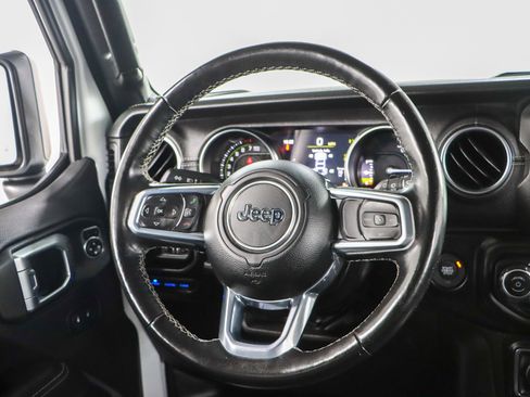 Used 2022 Jeep Wrangler Unlimited Sahara w/ Cold Weather Group image 14