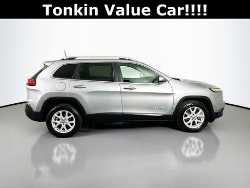 Used 2018 Jeep Cherokee Latitude image 9