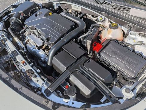 Used 2024 Chevrolet Malibu LT image 38