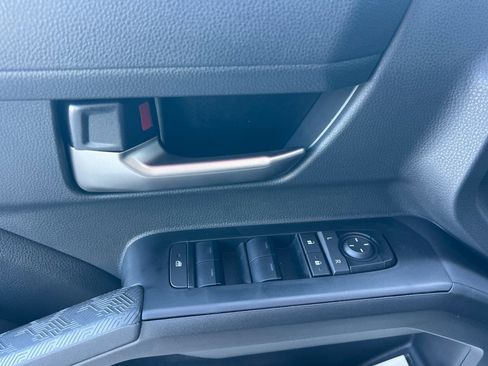 Used 2025 Toyota Tacoma TRD Sport image 8