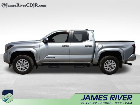 Used 2024 Toyota Tacoma SR5 AWD/4WD image 2