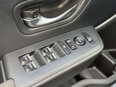 Used 2023 Honda Pilot Sport image 22