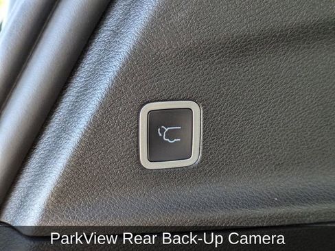 Used 2024 Chrysler Pacifica Pinnacle w/ Trailer Tow Group image 15