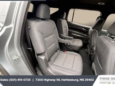 Used 2024 Chevrolet Traverse LT image 20