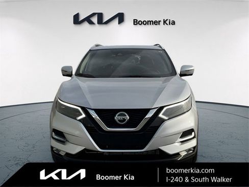 Used 2022 Nissan Rogue Sport SL w/ Premium Package image 2