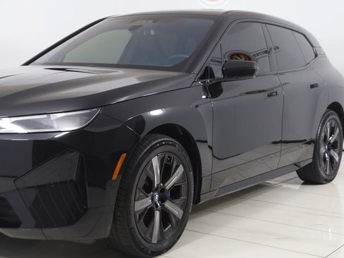 Used 2024 BMW iX xDrive50 w/ Premium Package AWD/4WD image 57