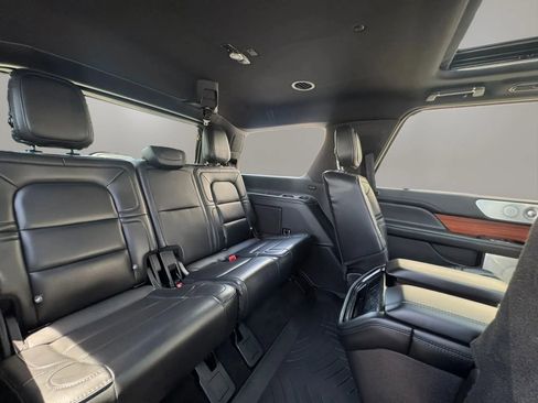 Used 2019 Lincoln Navigator Reserve w/ Cargo Package AWD/4WD image 16