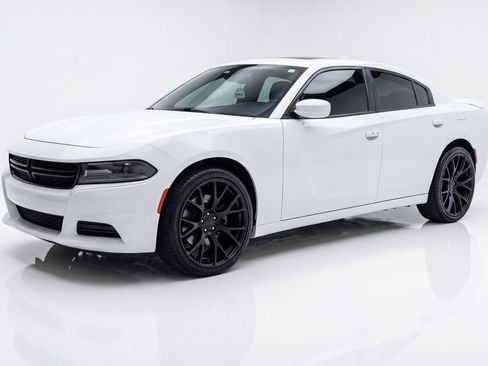 Used 2015 Dodge Charger SXT w/ Driver Confidence Group AWD/4WD image 1