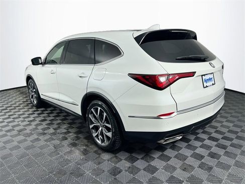 Used 2022 Acura MDX SH-AWD w/ Technology Package image 4