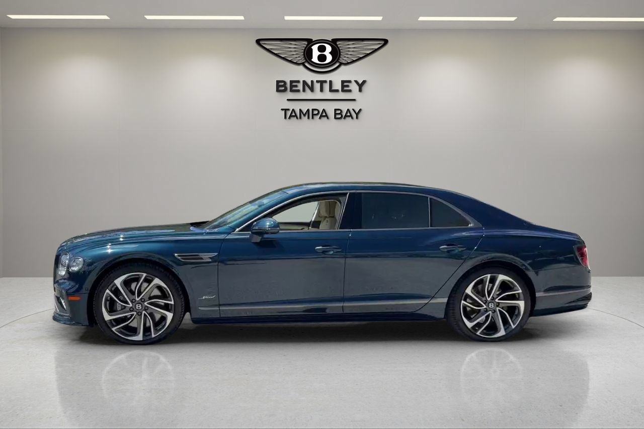 Used 2025 Bentley Flying Spur Plug-In Hybrid AWD/4WD image 2