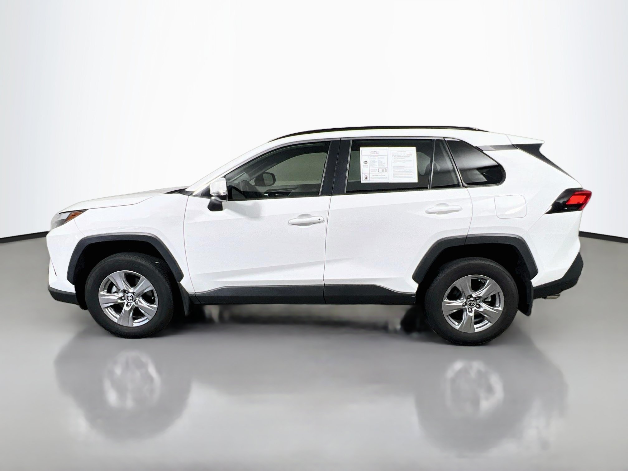 Used 2024 Toyota RAV4 XLE w/ Convenience Package FWD image 9