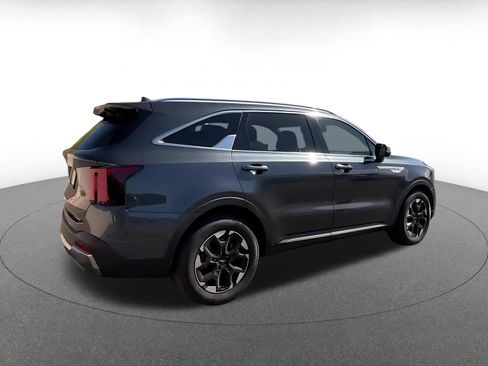 Used 2024 Kia Sorento S FWD image 12