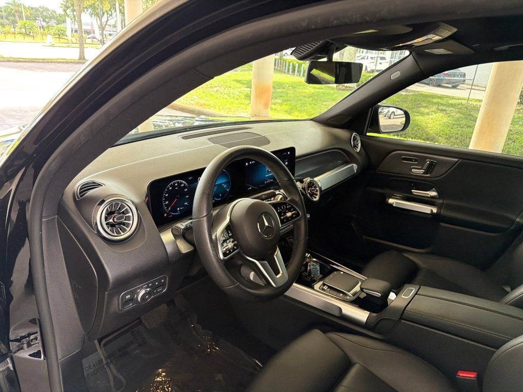 Used 2022 Mercedes-Benz GLB 250 image 6