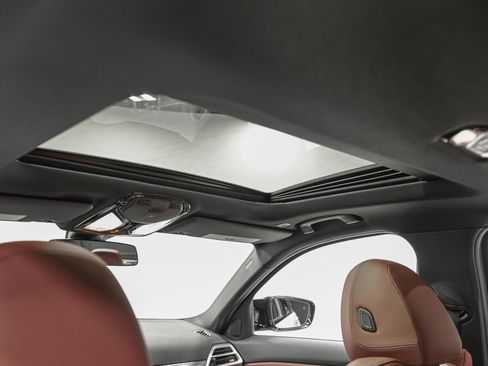 Used 2025 BMW M340i xDrive M340i xDrive image 26