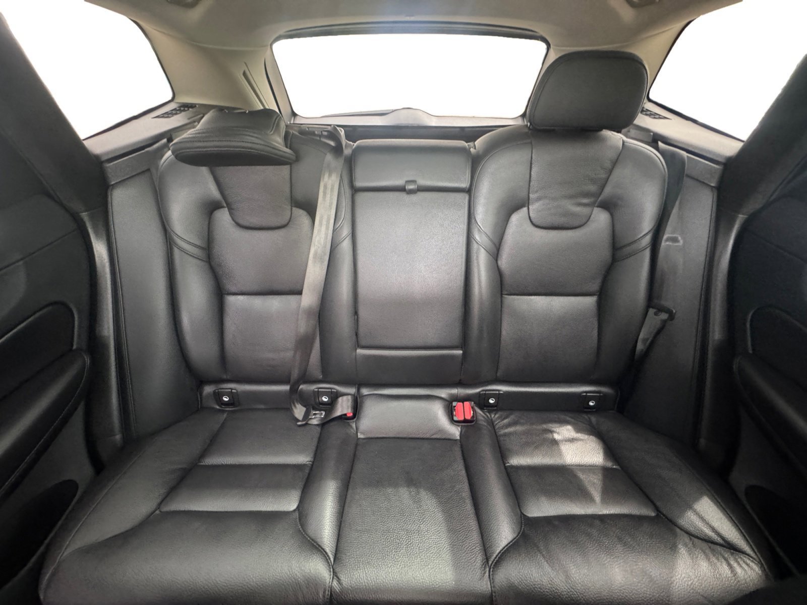Used 2023 Volvo XC60 T8 Plus AWD/4WD image 18