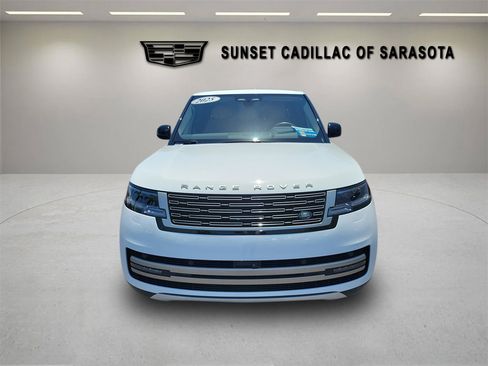 Used 2025 Land Rover Range Rover Long Wheelbase SE AWD/4WD image 2