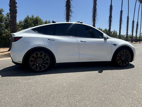 Used 2023 Tesla Model Y Performance AWD/4WD image 8