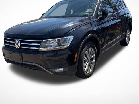 Used 2018 Volkswagen Tiguan SE FWD image 1