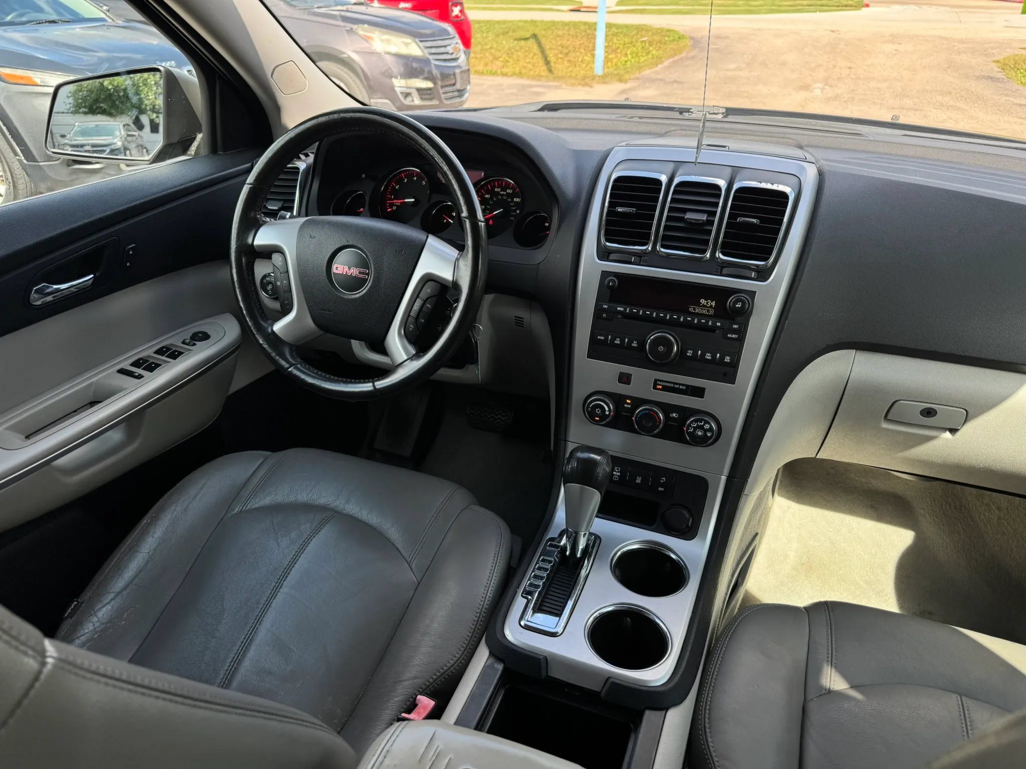 Used 2012 GMC Acadia SLE FWD image 16