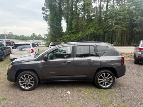 Used 2014 Jeep Compass Limited w/ Sun/Sound Group AWD/4WD image 4