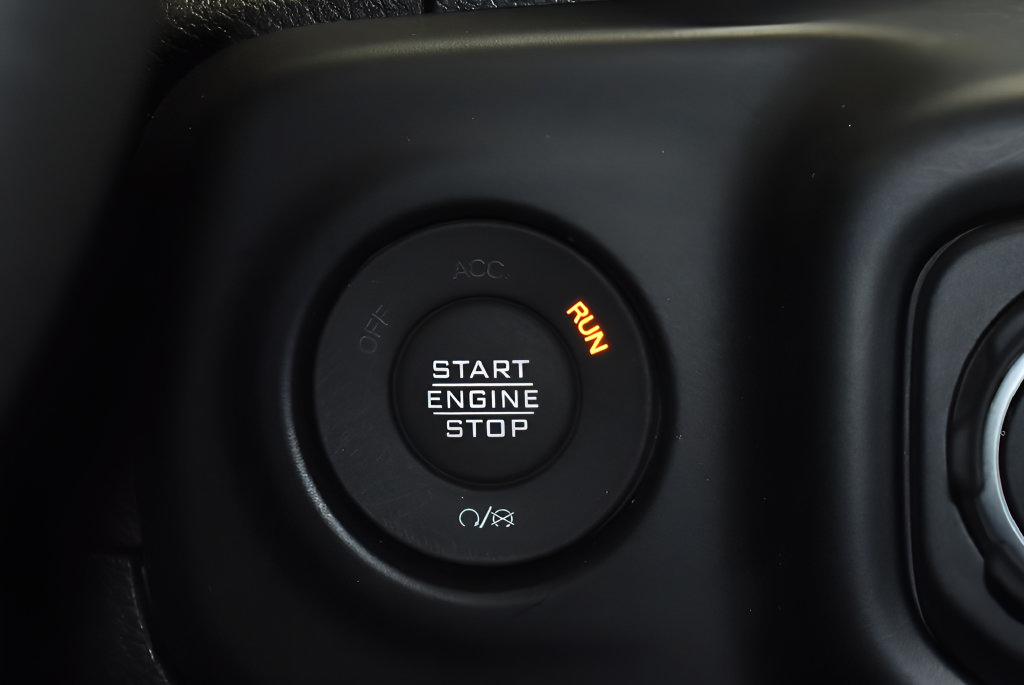 Used 2023 Jeep Wrangler Unlimited Sahara AWD/4WD image 25
