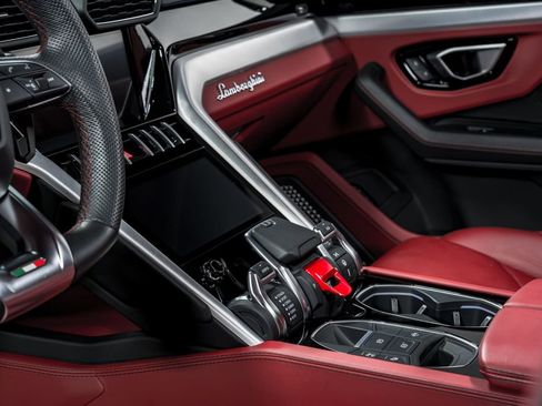 Used 2022 Lamborghini Urus AWD/4WD image 19