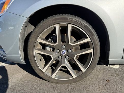 Used 2017 Volvo S60 T5 Dynamic image 31