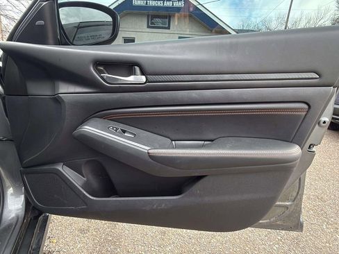 Used 2021 Nissan Altima 2.5 SR image 16