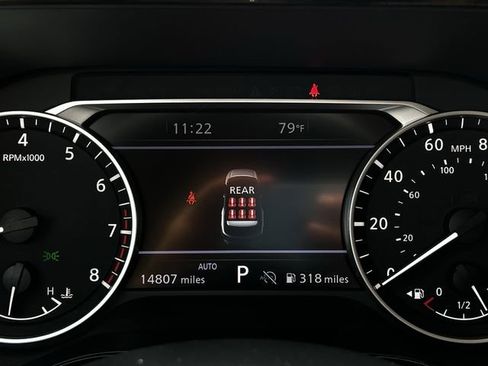 Used 2024 Nissan Pathfinder SL AWD/4WD image 15