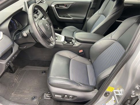 Used 2021 Toyota RAV4 XSE image 17