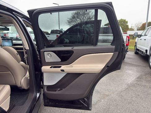 Used 2022 Lincoln Aviator Reserve w/ Equipment Group 201A image 16