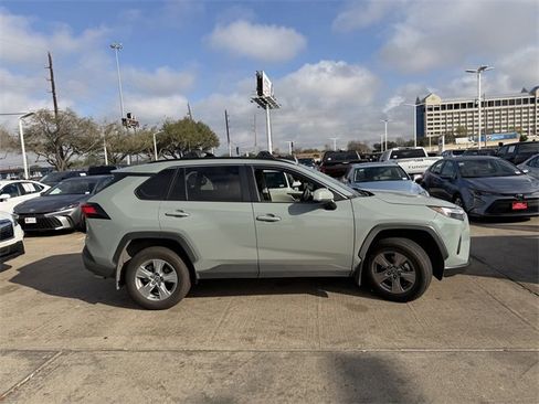 Used 2023 Toyota RAV4 XLE w/ Convenience Package image 4