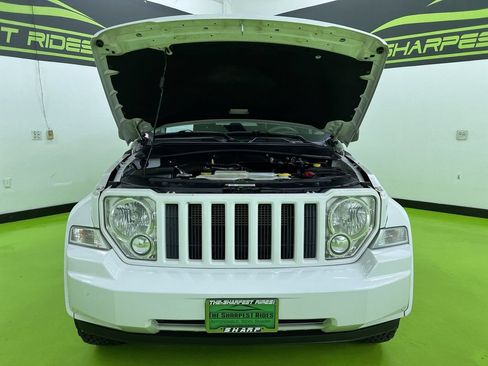 Used 2012 Jeep Liberty Sport AWD/4WD image 4